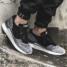 6PM Asics 亚瑟士 Gel Respector 男士复古跑鞋 $71.99（转运到手约￥606）